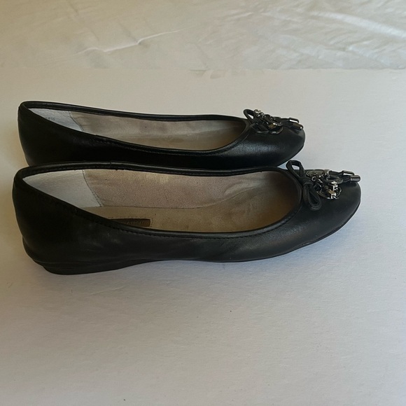BCBGeneration Black Bow and Charm Embellished Ballet Flat shoe woman’s s… - Picture 5 of 11